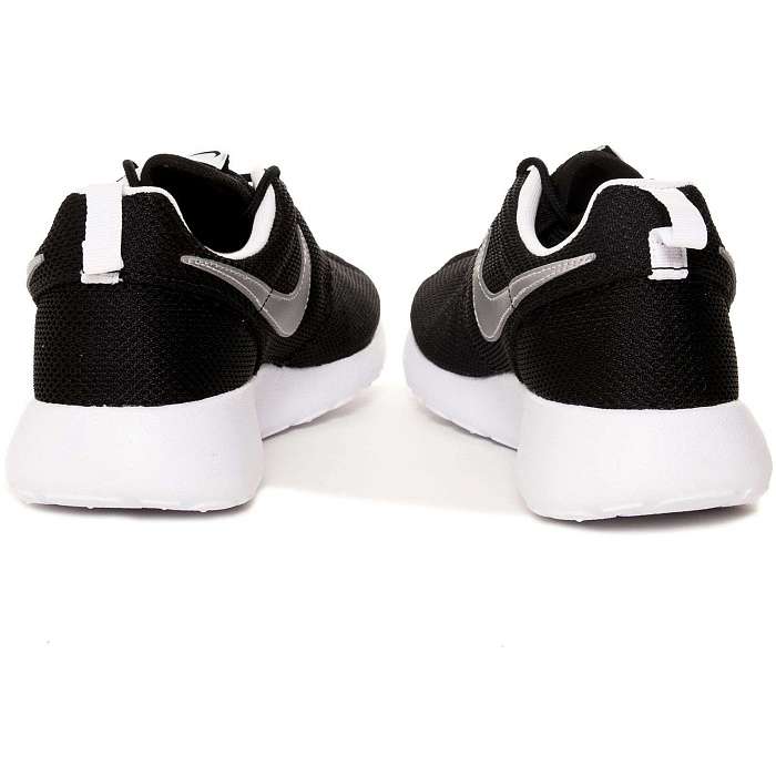 Кроссовки подростковые Nike Roshe One GS 599728-021