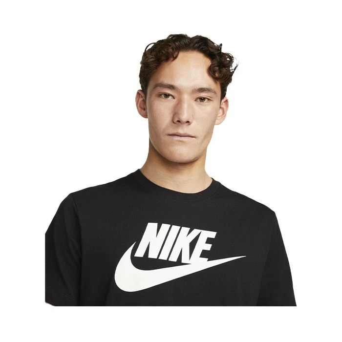 Футболка Nike AR5004-010 черная/белое лого — фото 2